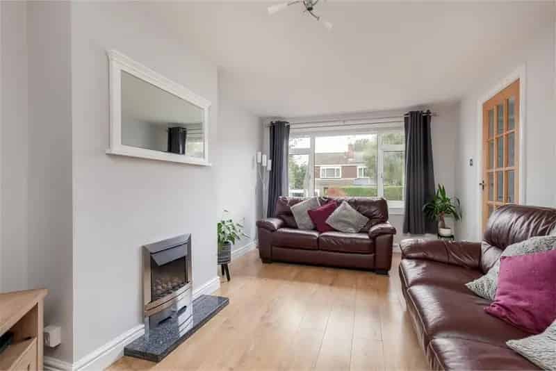 3 Bed Semi-Detached House with 3 Reception Rooms