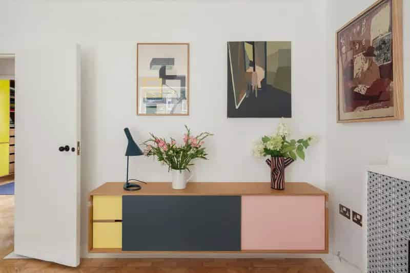 Two-Bedroom Apartment in Renovated 1950s Southwark Block