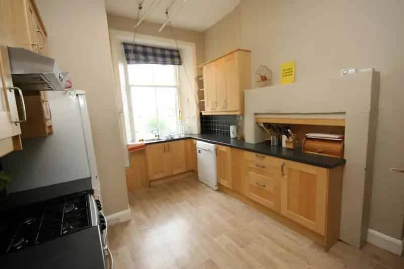 5 Bedroom Flat to Rent