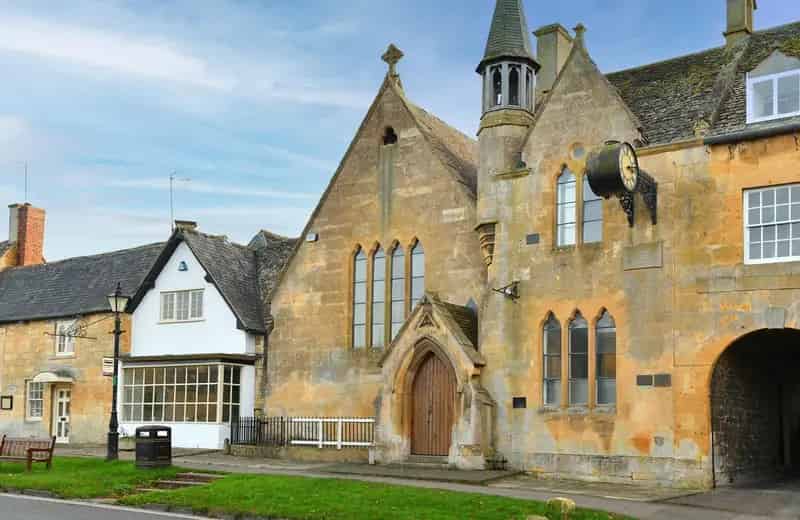 Grade II Listed Cotswold Property in Broadway with Showrooms and Offices