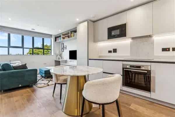 Balham High Road, London, SW12 9BF | Property for sale | Savills