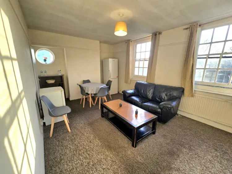 3 Bedroom Flat to Rent