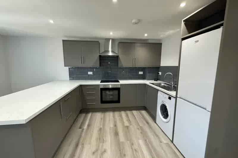 Refurbished 2-Bedroom Flat in Retford with Parking