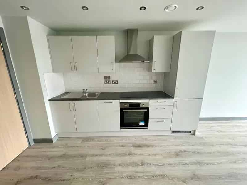 Immaculate One Bed Furnished Apartment Available Now