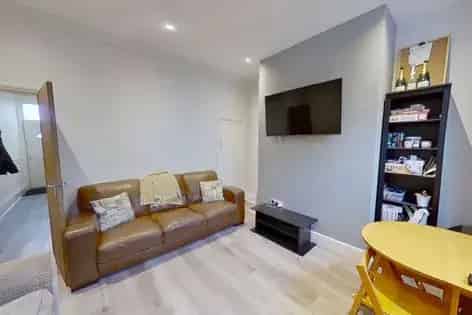 4 Bedroom Student House Headingley Leeds