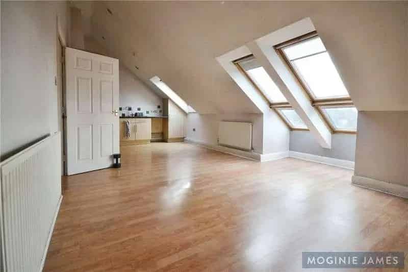 1 Bed Flat for Sale - Excellent Location & Features