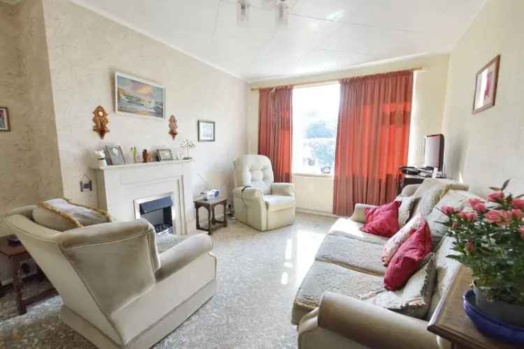 Bungalow For Sale in Wakefield, England