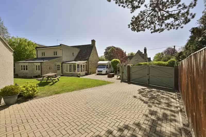 3 Bedroom Cottage For Sale