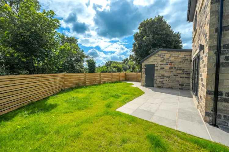 4 Double Bedroom Detached Home in Walton Village