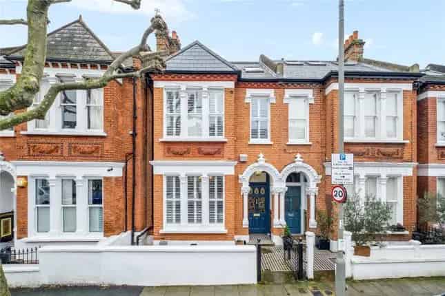 5 Bedroom Victorian House for Sale near Clapham Common