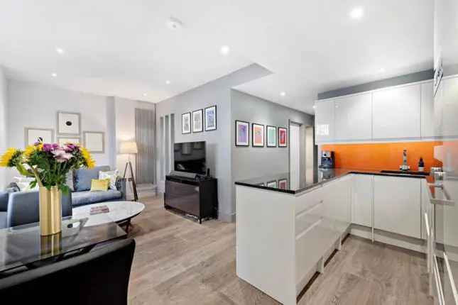 Flat to rent in Green Street, Mayfair W1K