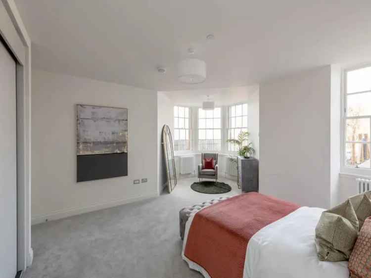 2 Bedroom Flat for Sale in Central Scotland or London