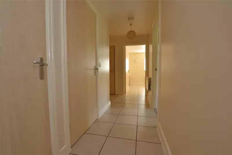 2 Bedroom Flat for Sale near Tunbridge Wells Schools and Shops