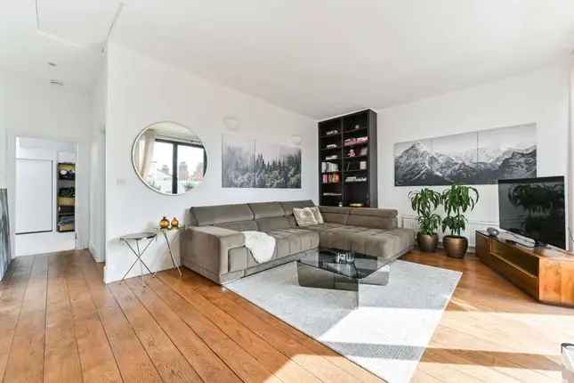 Flat for sale in Roland Gardens, South Kensington, London SW7