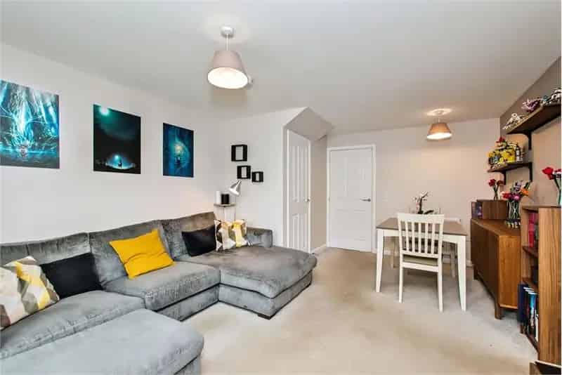3 Bed Detached House Gilmerton Modern Family Home