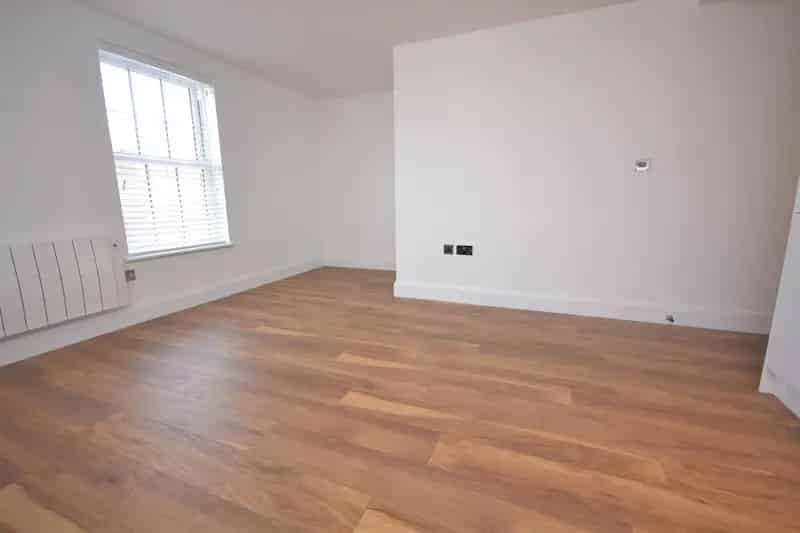 2 Bedroom Flat To Let Reading Town Centre