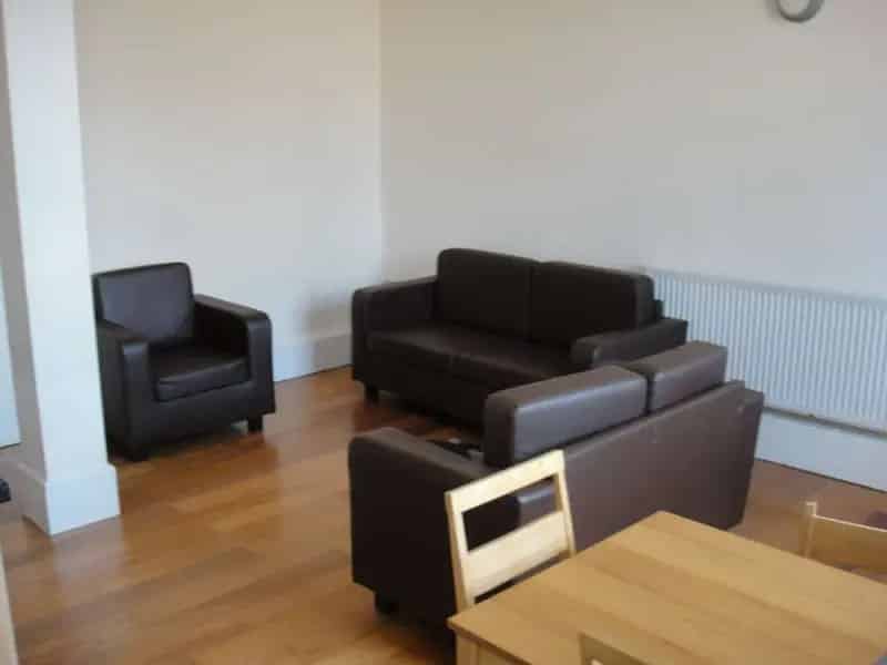2 Bedroom Apartment House to Rent