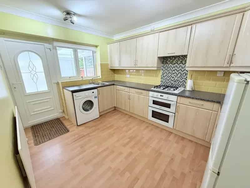 3 Bedroom Bungalow To Let - Garage - Large Driveway - Pets Considered