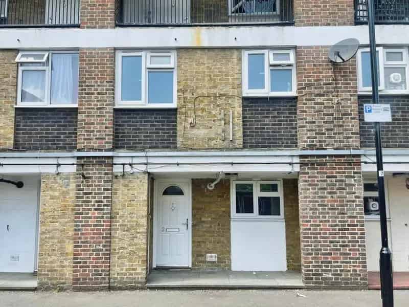 2 Bedroom Maisonette Near Canning Town Station