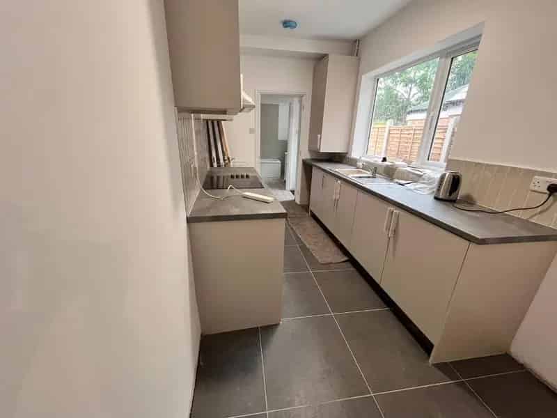 3 Bedroom Terraced House For Rent