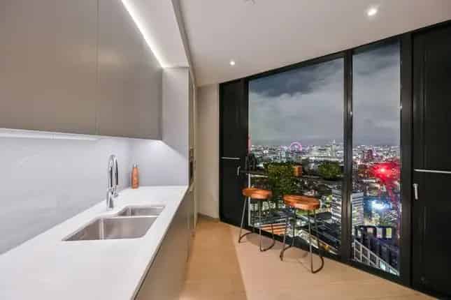 3 Bedroom Flat for Sale in Elephant and Castle London
