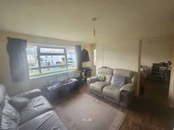 Ground Floor Apartment Near Seafront  - Needs Decorating