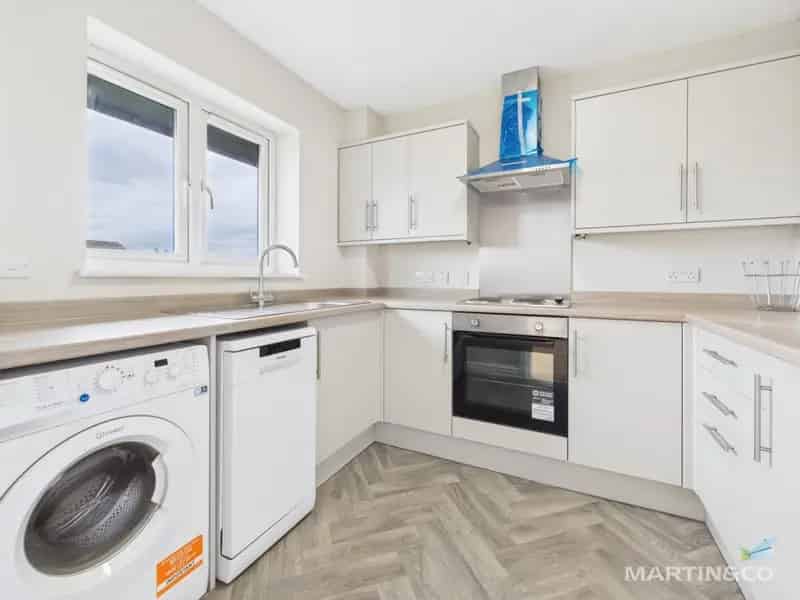 3 Bedroom Flat To Rent