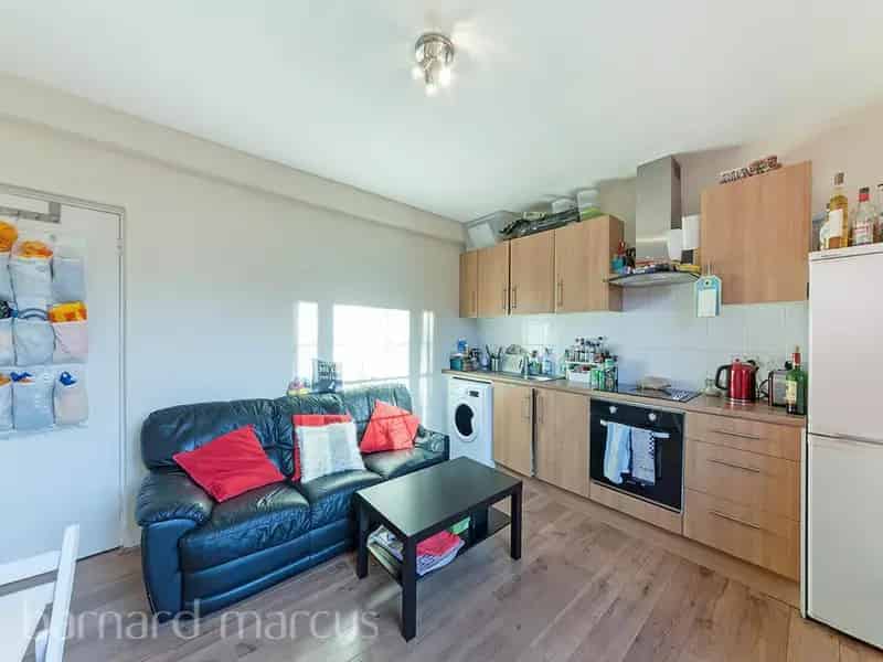 3 Double Bedroom Apartment Near Clapham Common Station