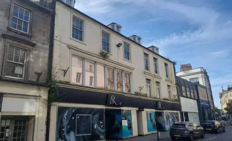 20180 sq ft Retail Building in Stirling Town Centre