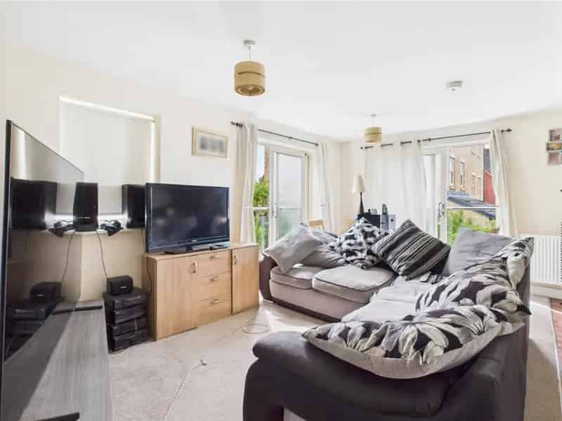 2 Bedroom Flat For Sale