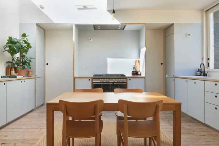 2-Bedroom Apartment in Victorian Terrace House Hither Green