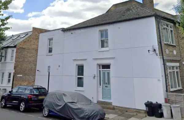 3 Bed Semi Detached House Near Westfield