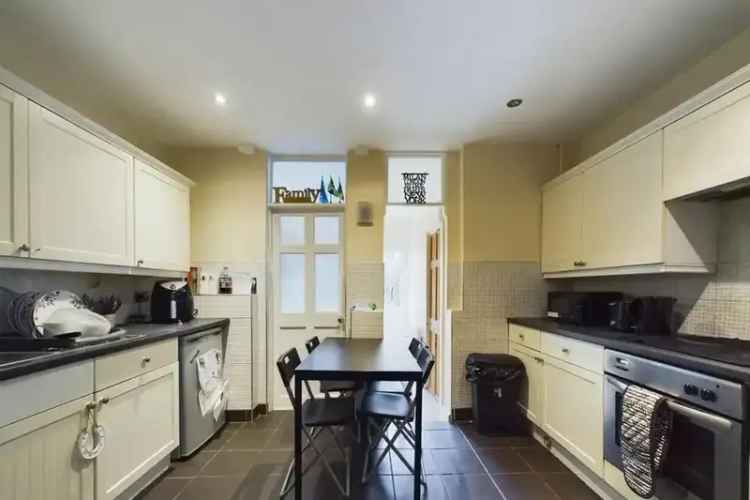 2 Bedroom Victorian Maisonette for Sale Near Birkbeck Station