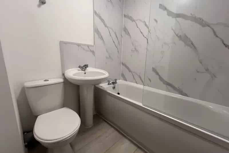 Newly Refurbished 2-Bedroom Apartment Near Ely City Centre