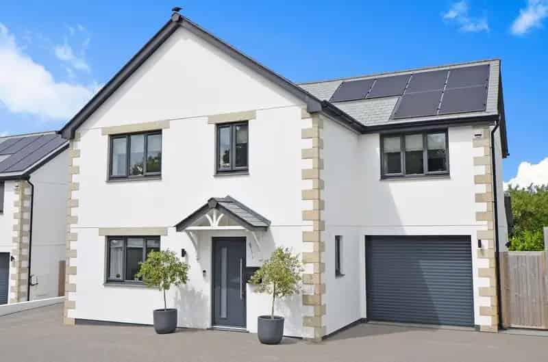 4 Bedroom Detached House for Sale - Eco Friendly Smart Home