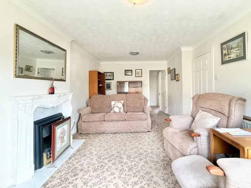 2 Bedroom Detached Bungalow For Sale in Hoyland Barnsley