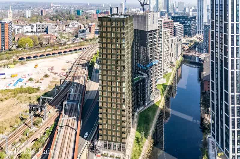 2 Bedroom Flat for Sale Salford M3 Luxury Apartment River Views