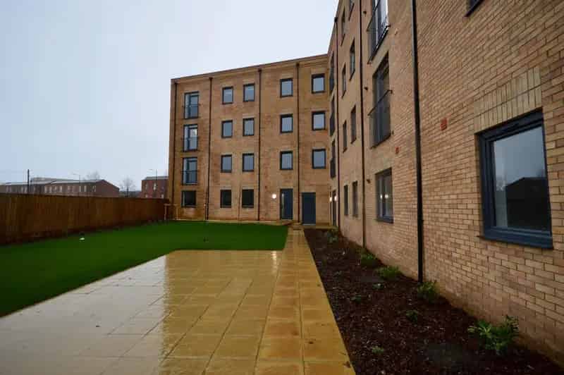 2 Bedroom Apartment to Rent Suede House Allocated Parking Zero Deposit Option