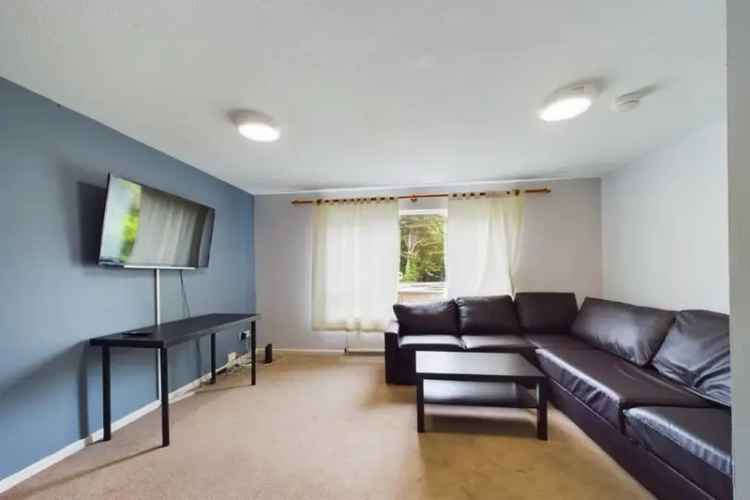 5 Bedroom Student House To Let
