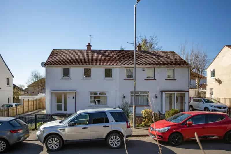 3 Bedroom Semi-Detached House for Sale in Glasgow