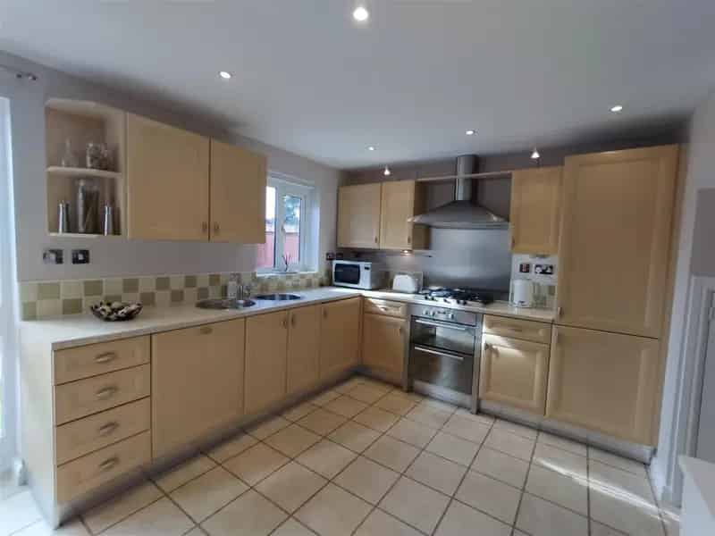 3 Bedroom Townhouse House to Rent