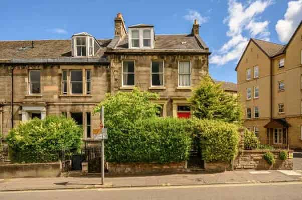 Spacious Georgian Townhouse for Sale - 7 Bedrooms, 5 Bathrooms