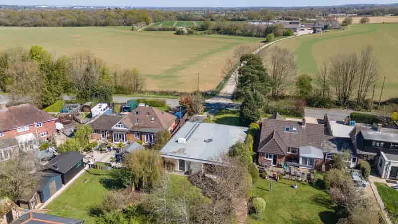 4 Bedroom Detached House for Sale in Oakley