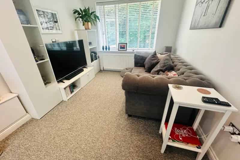 12 Month Tenancy Zero Deposit Guarantee Available Council Tax Band A