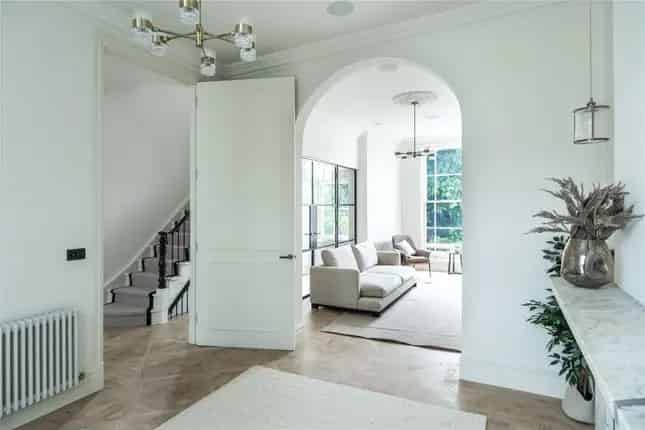 4 Bedroom House for Sale in Camden, London