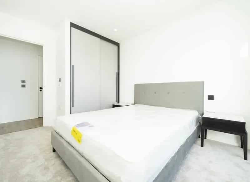 Spacious 1-Bed Apartment Near East India DLR Station