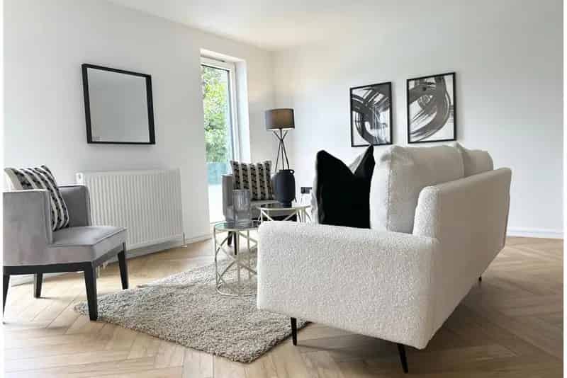 2 Bed Flat Corstorphine Modern Luxury Finish Open Plan Living