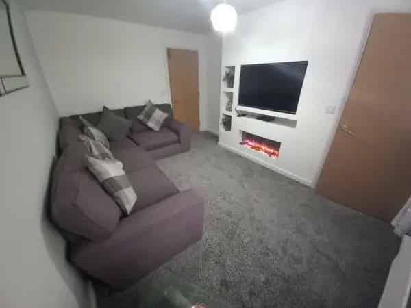 New Build 2 Bed 2 Bath House Double Drive Big Gardens