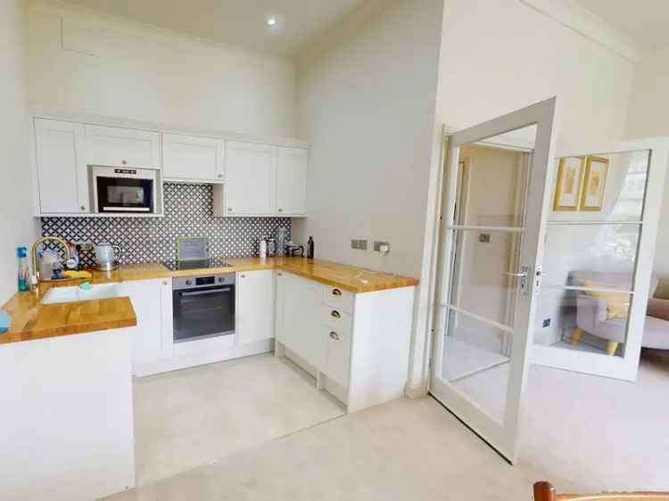 Flat For Rent in Regency Square, Brighton, England