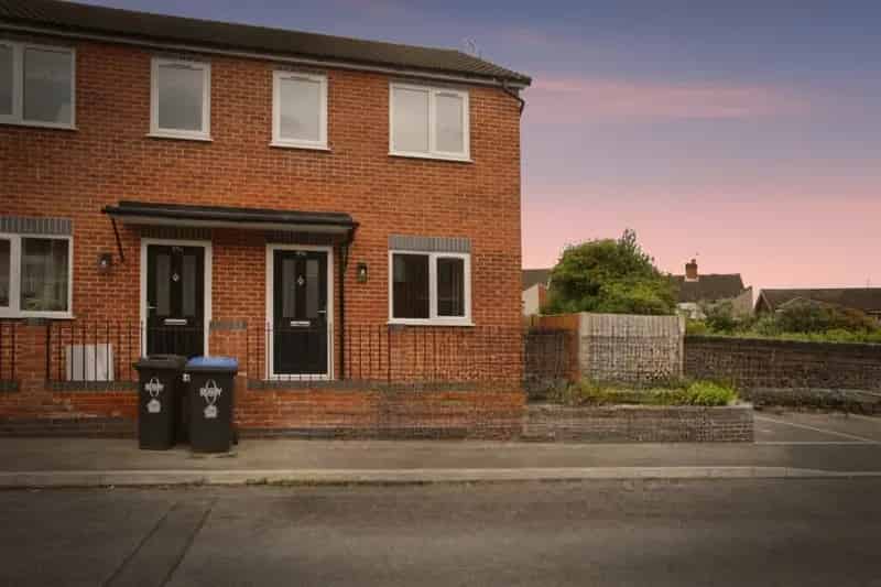 2 Bedroom Semi Detached House in Southfields